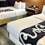 La Quinta Inn & Suites by Wyndham Mid-City