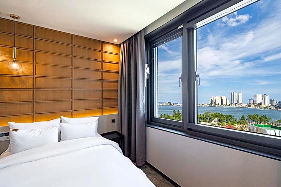 Sokcho Business Hotel CAMEL