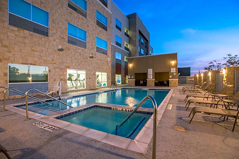 Holiday Inn Express & Suites San Marcos South By IHG