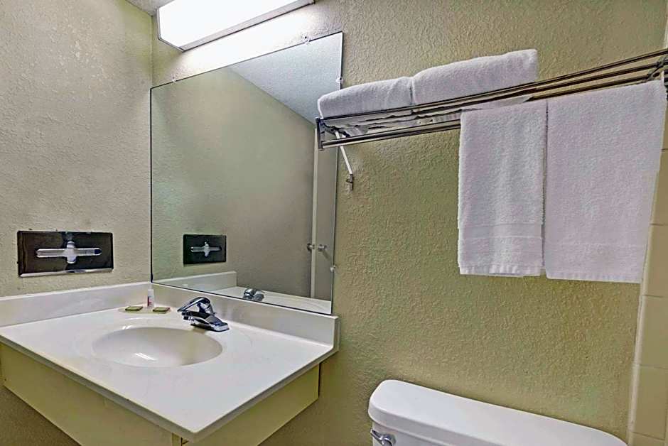 Super 8 by Wyndham Indianapolis South