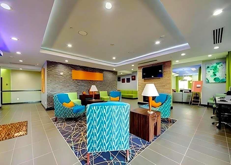 Comfort Inn & Suites