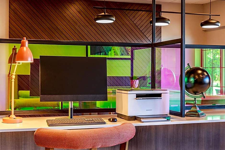 Holiday Inn & Suites Boston Peabody by IHG
