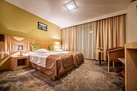 Twin Room 4**** with Christmas Package