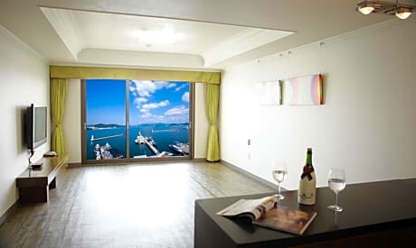 Korean-Style Studio with Ocean View