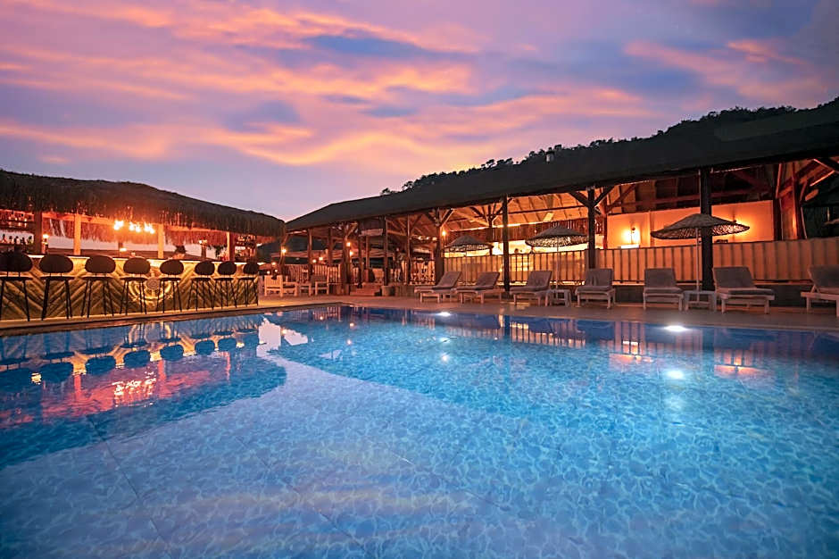 Sea Valley Lodge