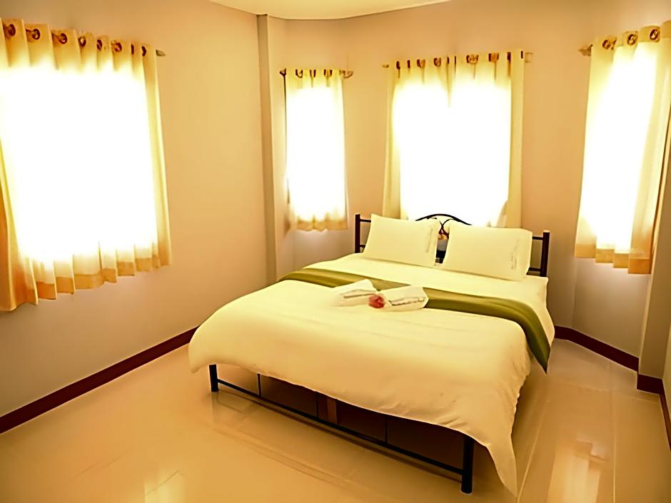 Baan Kinlom Chom Daw Khao Yai