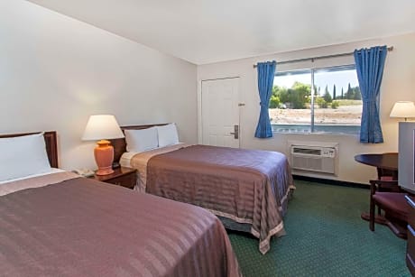 2 Double Beds Non-Smoking