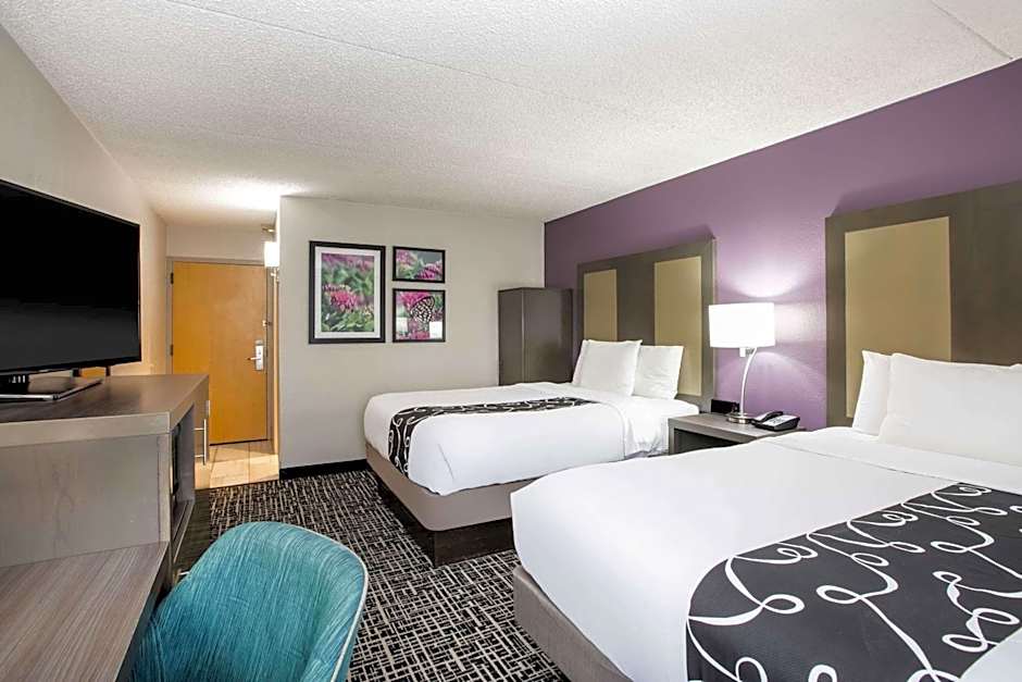 La Quinta Inn & Suites by Wyndham Davenport