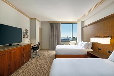 Deluxe Queen Room with Two Queen Beds and Street View - High Floor