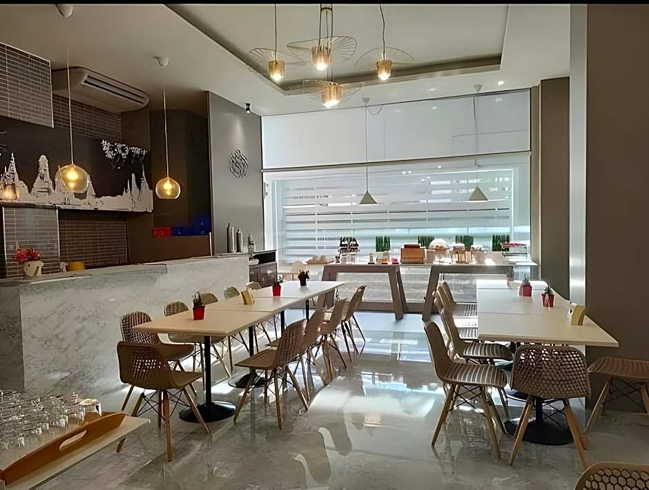 Sunday Ayothaya Hotel