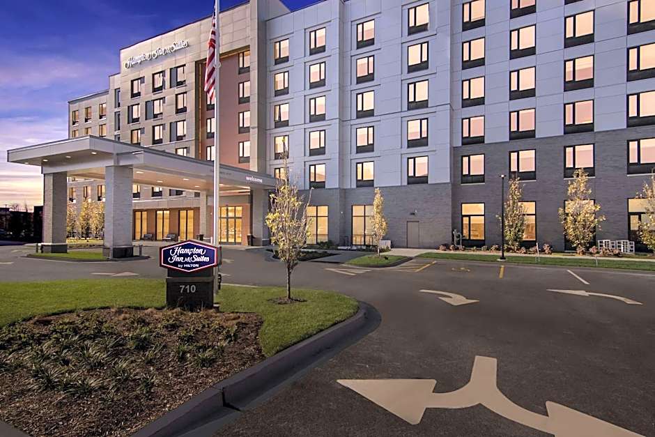 Hampton Inn & Suites Chicago Medical District UIC