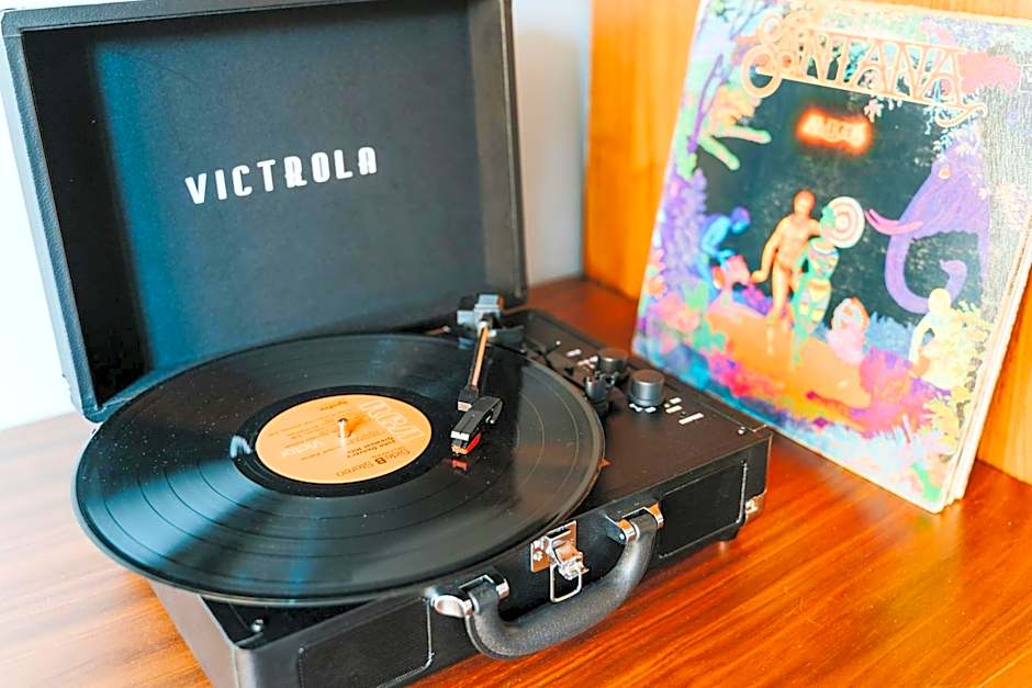 Renaissance Saint Elm Dallas Downtown Hotel