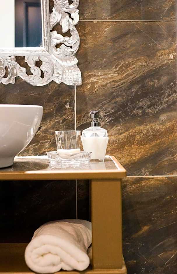 Julina Boutique Living