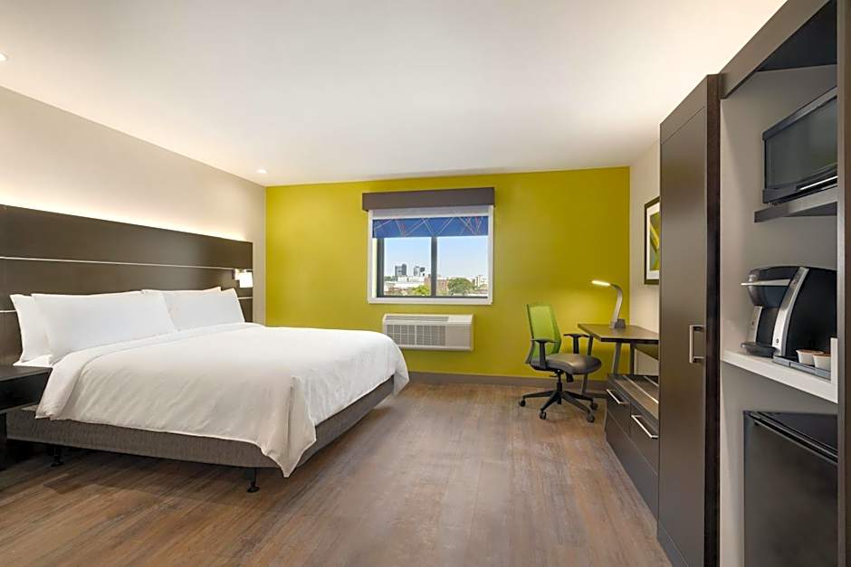 Holiday Inn Express Jamaica - JFK AirTrain - NYC By IHG