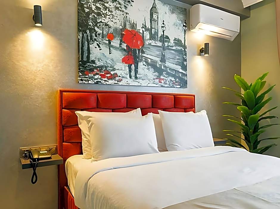 Monezza Hotel