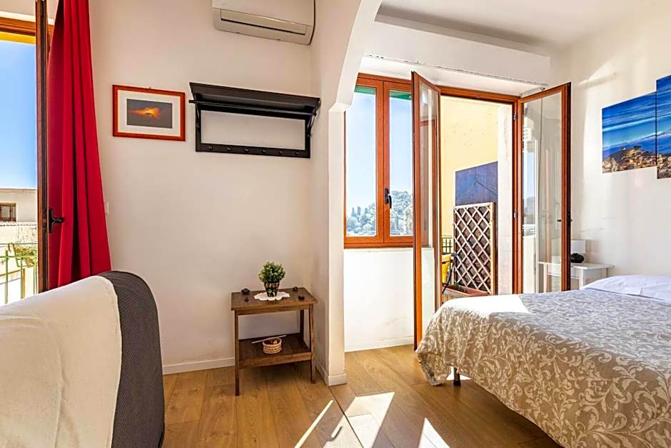 Tauromenion Guest House