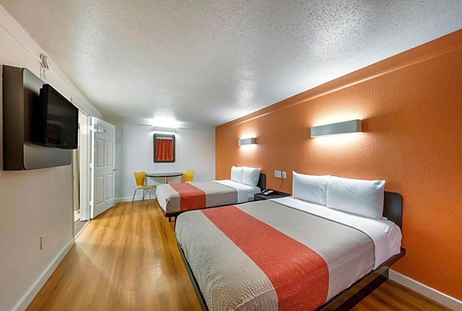 Motel 6-Dallas, TX - Farmers Branch