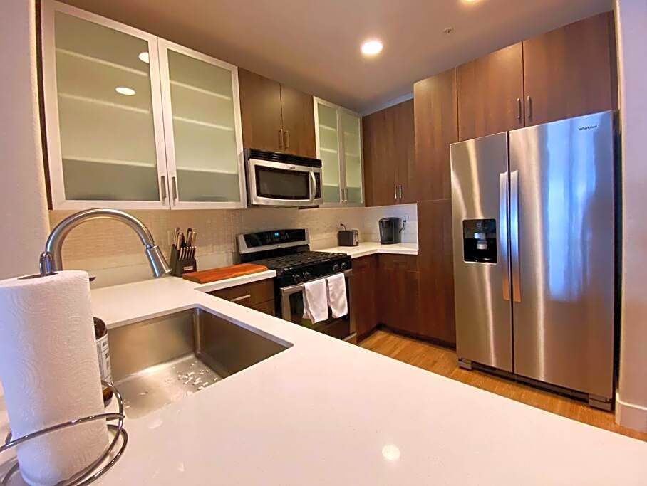 1 Bedroom XL Condo with King bed, Garden View, Parking Included