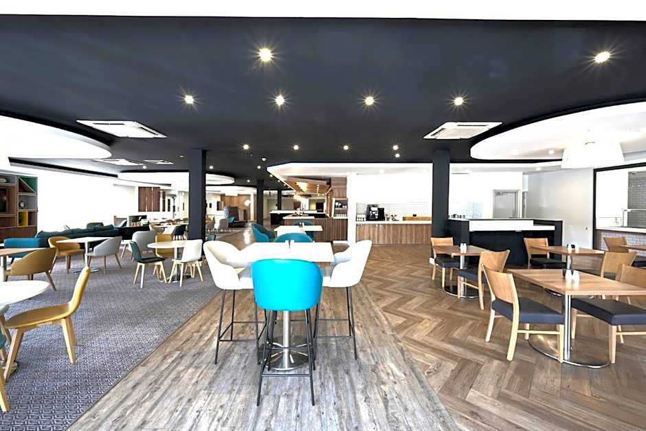 Holiday Inn Cardiff - North M4 By IHG
