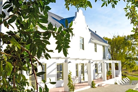 Maison Montagne at Dieu Donne Vineyards