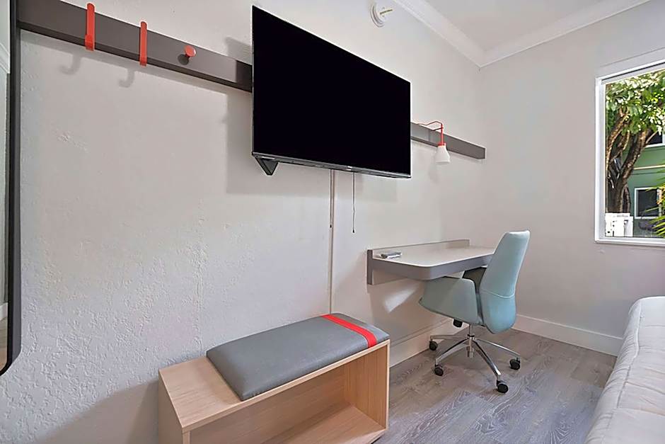 Atrium Hotel, Trademark Collection by Wyndham