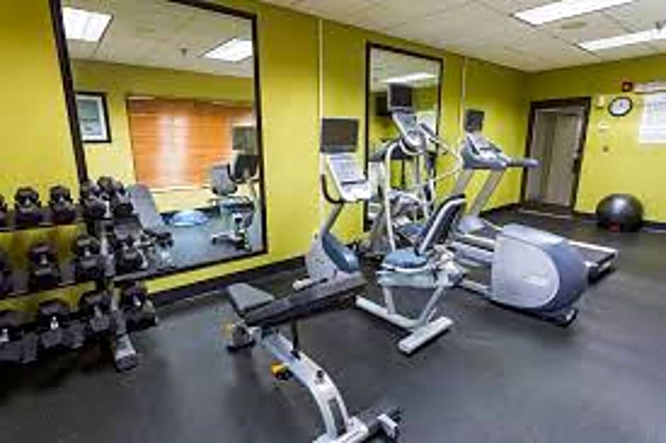 Holiday Inn Express Mccomb Hotel By IHG