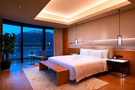 Aqua Non-Smoking Suite