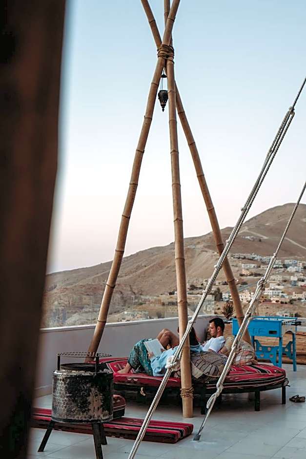 Nomads Hotel