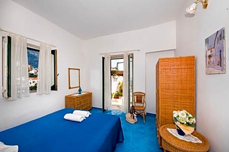Double Room with Balcony and Sea View
