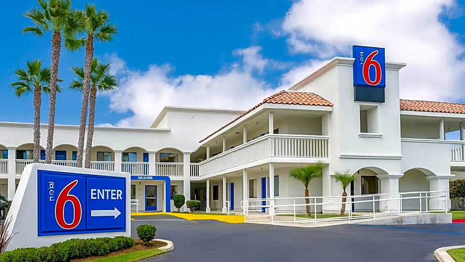 Motel 6-Carlsbad, CA Beach