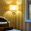 Han Deluxe Hotel