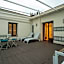 Petit Palace Lealtad Plaza