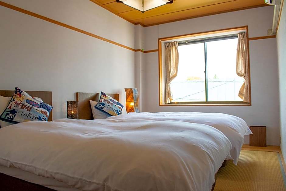 Foto 1 de 3 de Double or Twin Room with Shared Bathroom