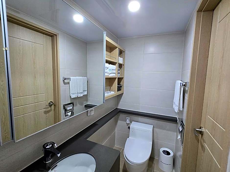 Chungchoho Best Hotel