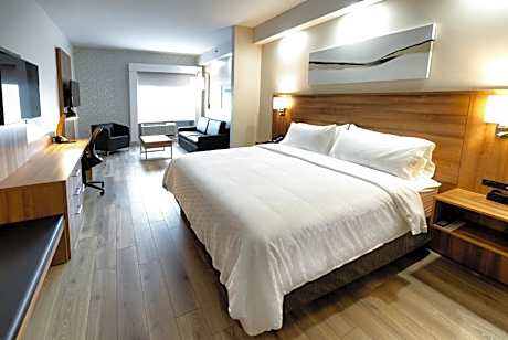 Standard King Room with Mobility Accessible Roll-In Shower