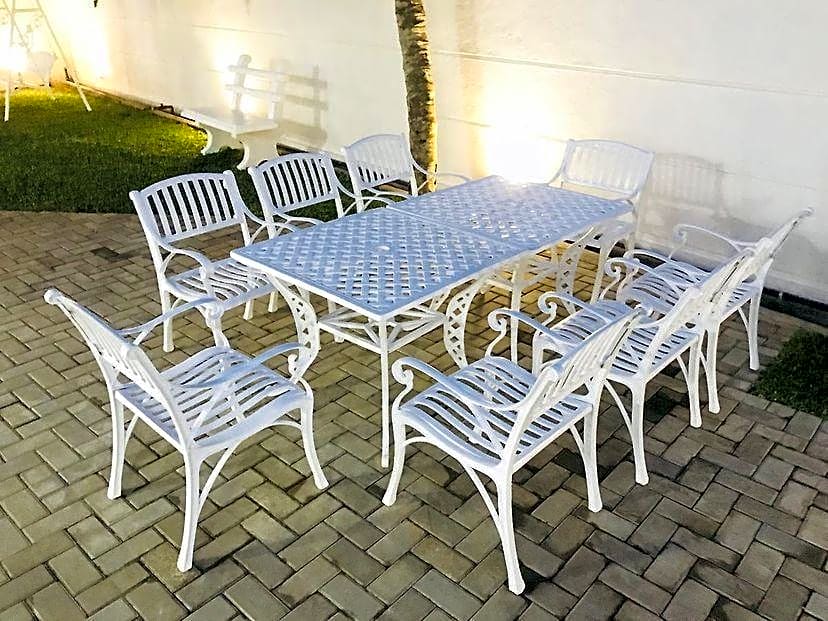 Royal White Tourist Rest