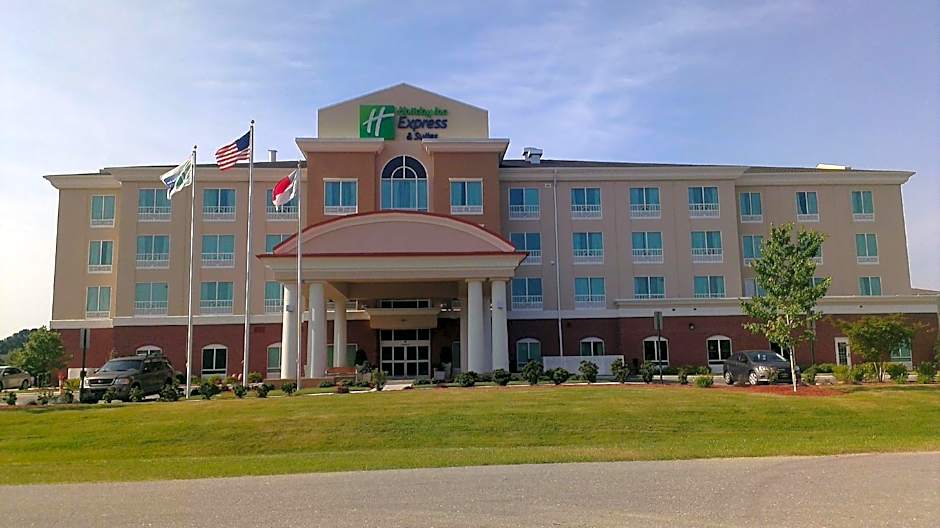 Holiday Inn Express & Suites - Smithfield/Selma By IHG