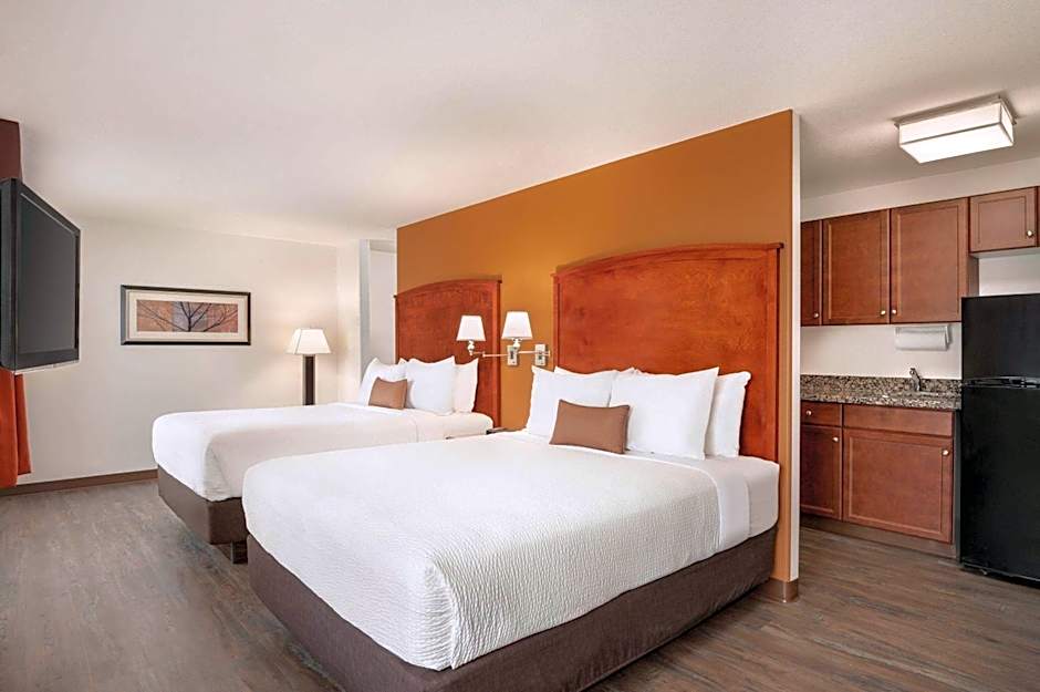 Days Inn & Suites by Wyndham Sherwood Park Edmonton