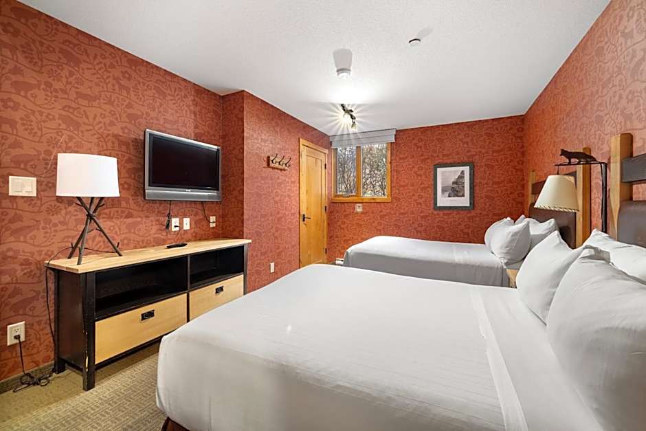 Fox Hotel And Suites