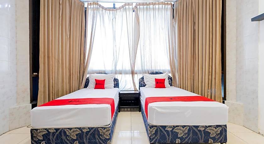 RedDoorz @ Sparkling Hotel near Stasiun Gubeng Surabaya