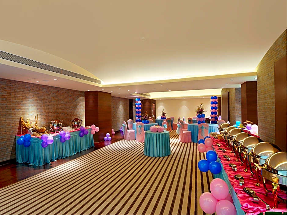 Le Meridien Surat