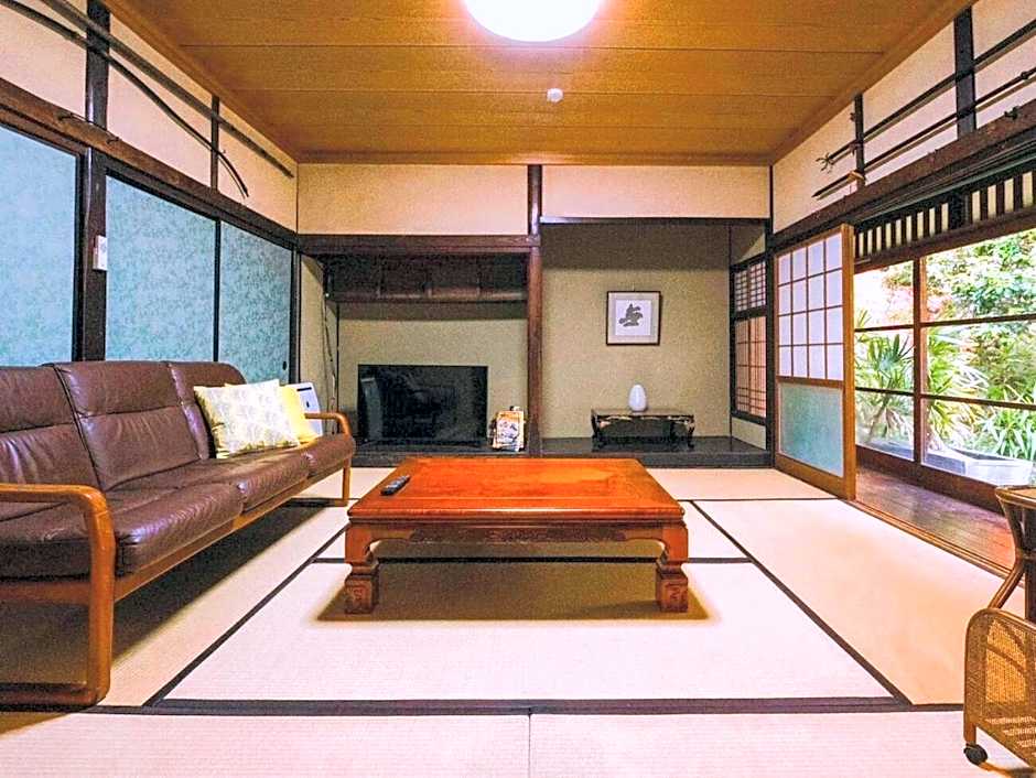 SUMITSUGU HOUSE Grandpa