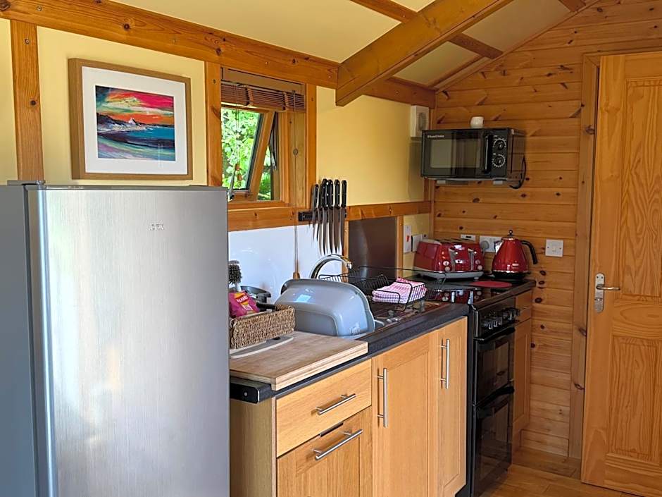 Rashfield Sheilings - Unique Riverside Lodges