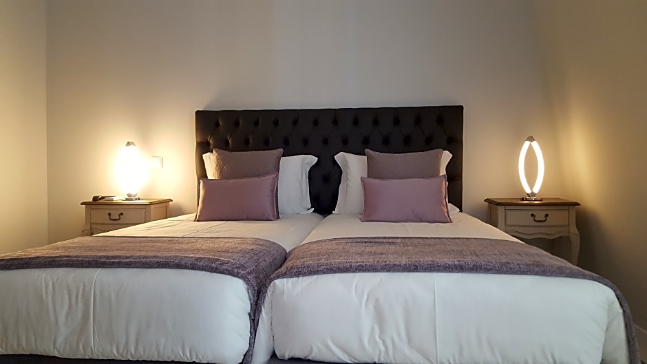 Grande Pensao Residencial Alcobia