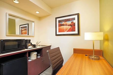Suite, Multiple Beds (2 Queen Beds and 1 Double Sofa Bed)