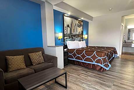 1 King Bed Non-Smoking