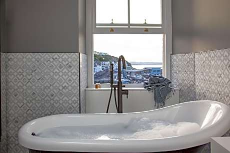 Leader Suite - Sea View - Free Wi-Fi