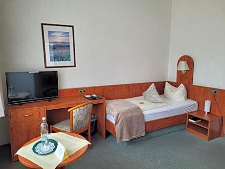 Budget Double Room - Annex Villa Germania