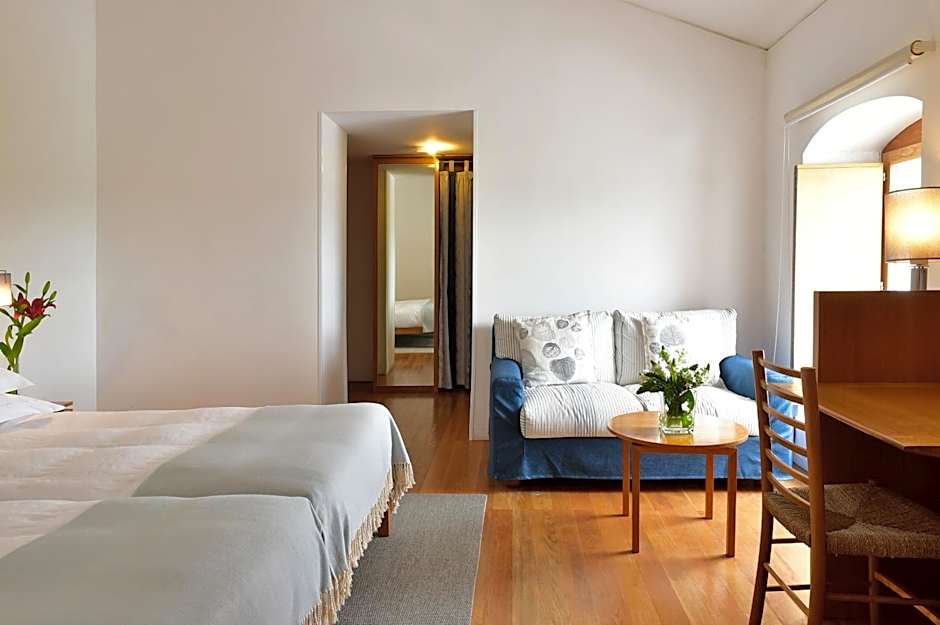 Pousada Convento de Arraiolos - Historic Hotel