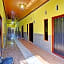 OYO Life 92920 Rumah Kost Azca